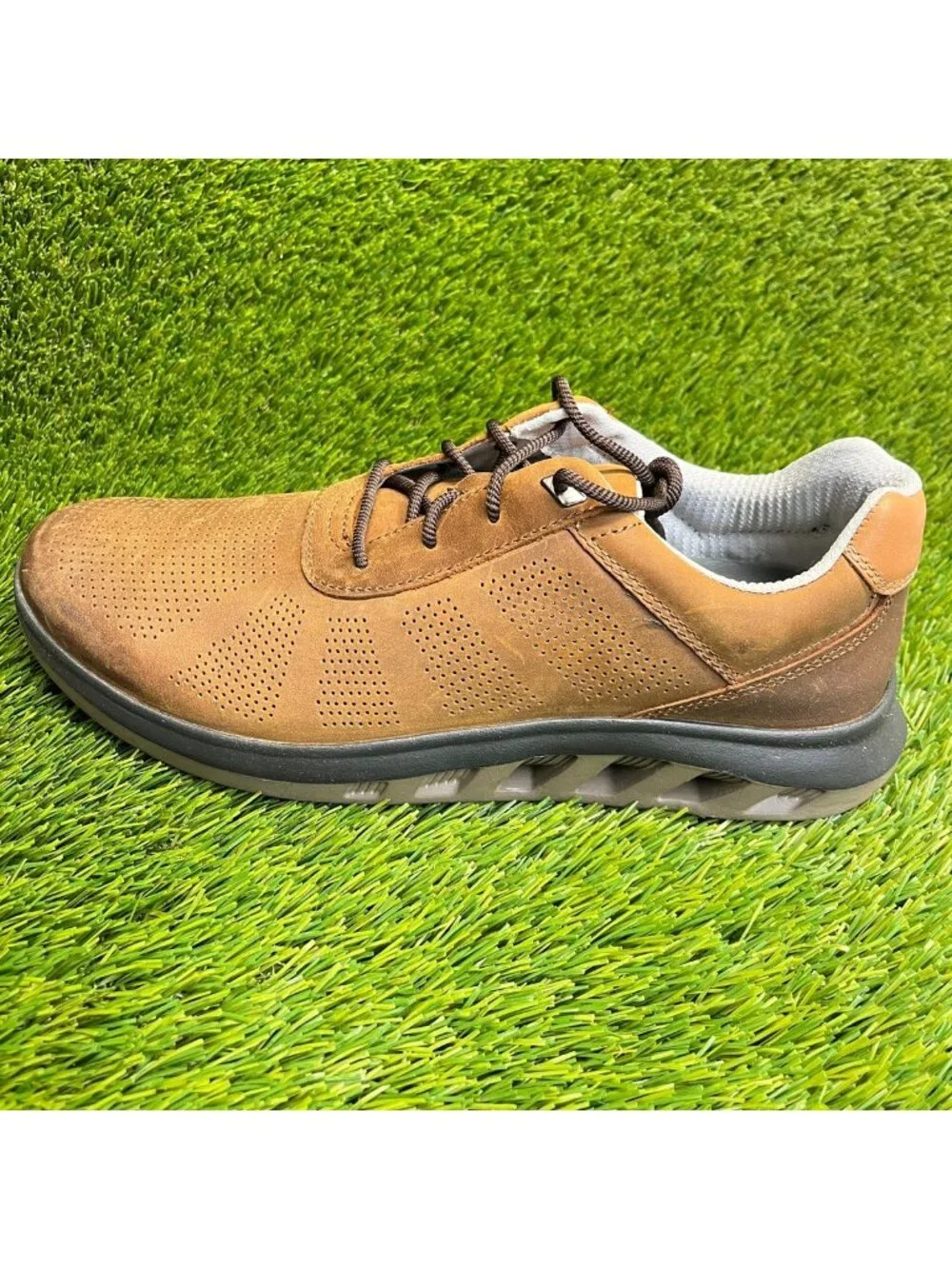 Johnston & Murphy Activate U-Throat Mens Size 9.5M Brown Casual Dress Shoes